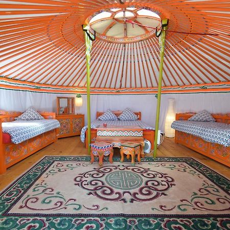 Yourte Nomade-Lodge Les Ecrennes Exteriör bild