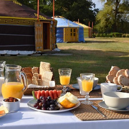 Yourte Nomade-Lodge Les Ecrennes Exteriör bild