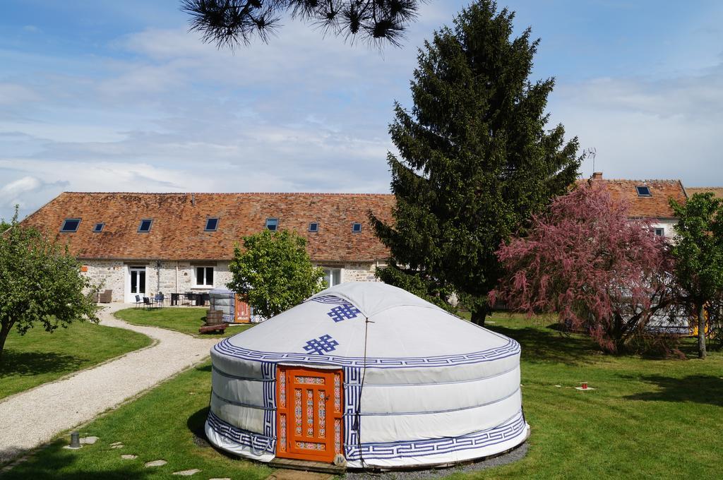 Yourte Nomade-Lodge Les Ecrennes Rum bild