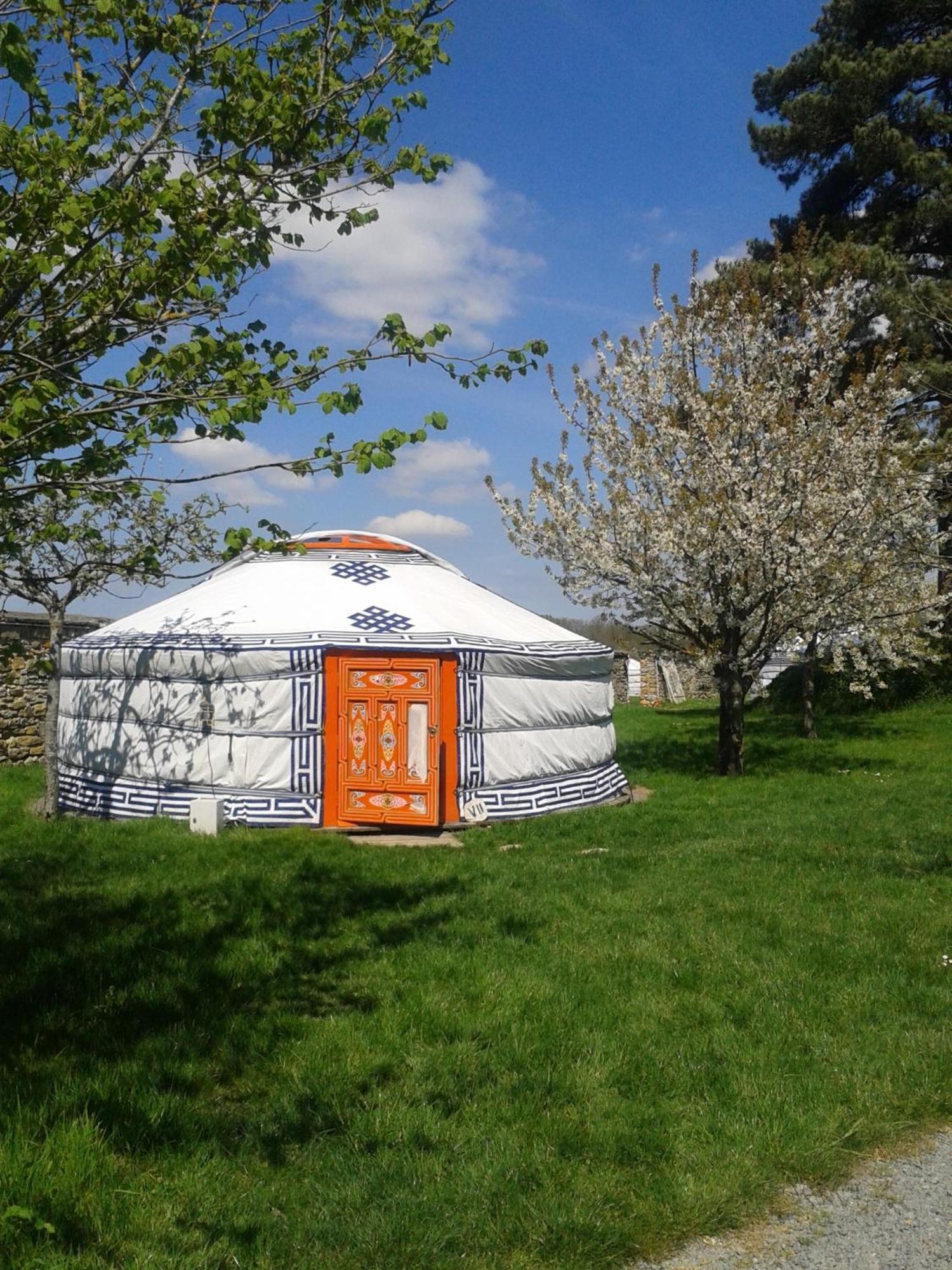 Yourte Nomade-Lodge Les Ecrennes Rum bild