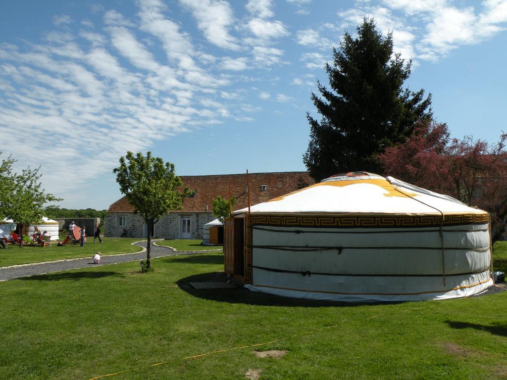 Yourte Nomade-Lodge Les Ecrennes Exteriör bild