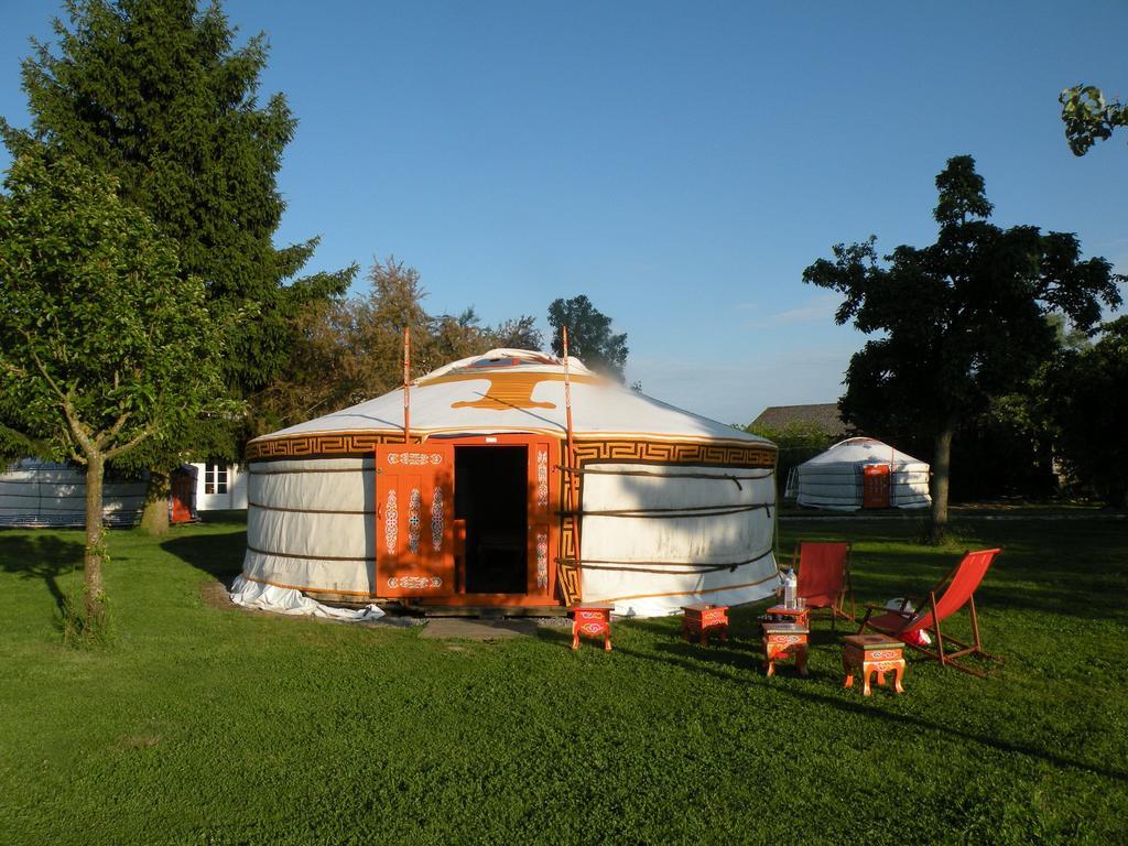 Yourte Nomade-Lodge Les Ecrennes Rum bild