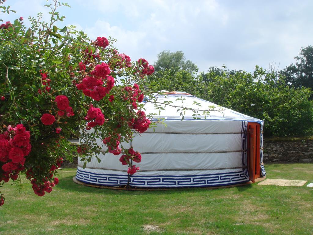Yourte Nomade-Lodge Les Ecrennes Exteriör bild