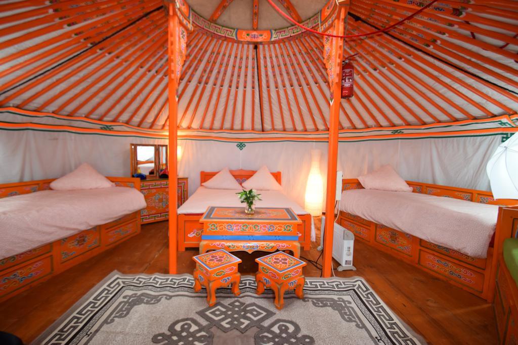 Yourte Nomade-Lodge Les Ecrennes Exteriör bild